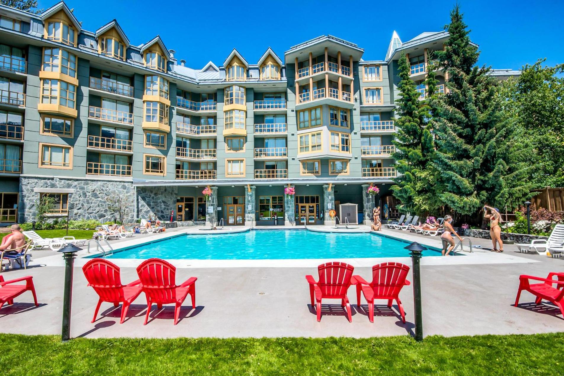 Cascade Lodge Whistler Exterior photo