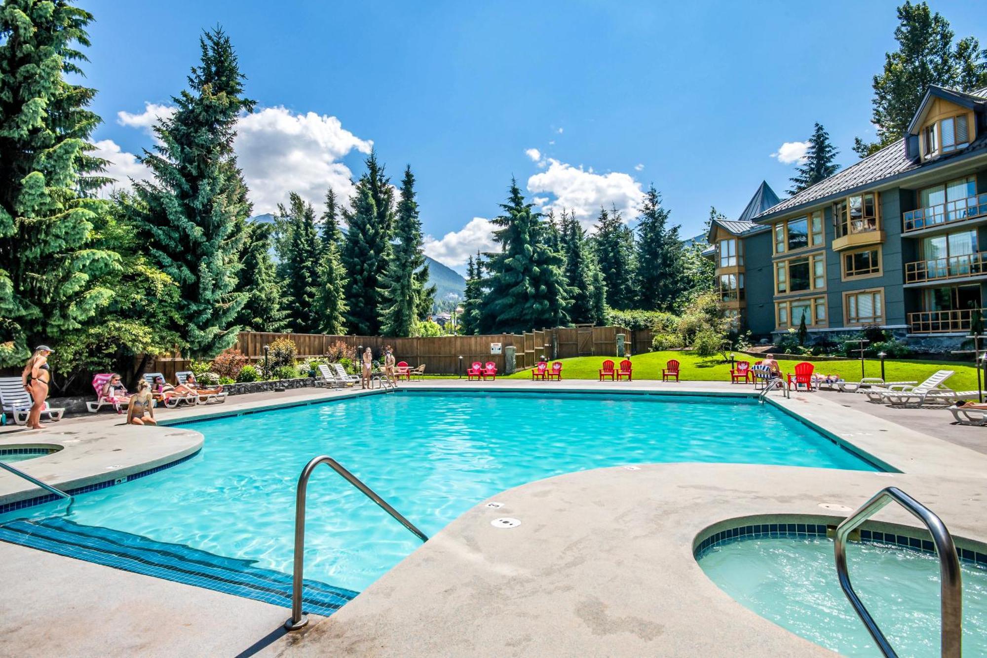 Cascade Lodge Whistler Exterior photo