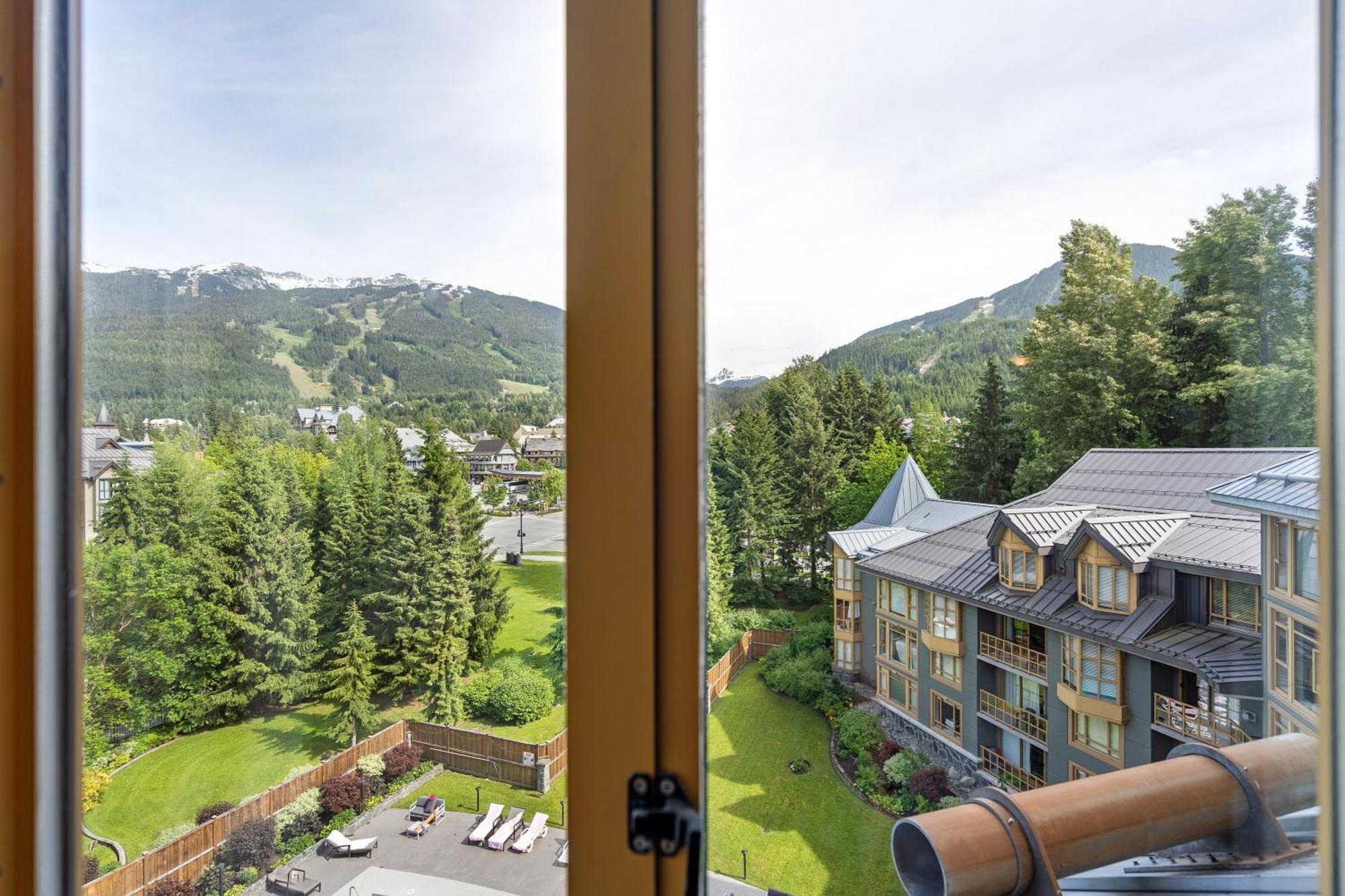 Cascade Lodge Whistler Exterior photo